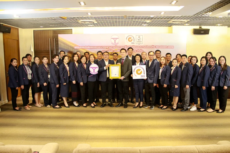 The ceremony for receiving the certification of the Occupational Health and Safety Management System standard ISO45001:2018